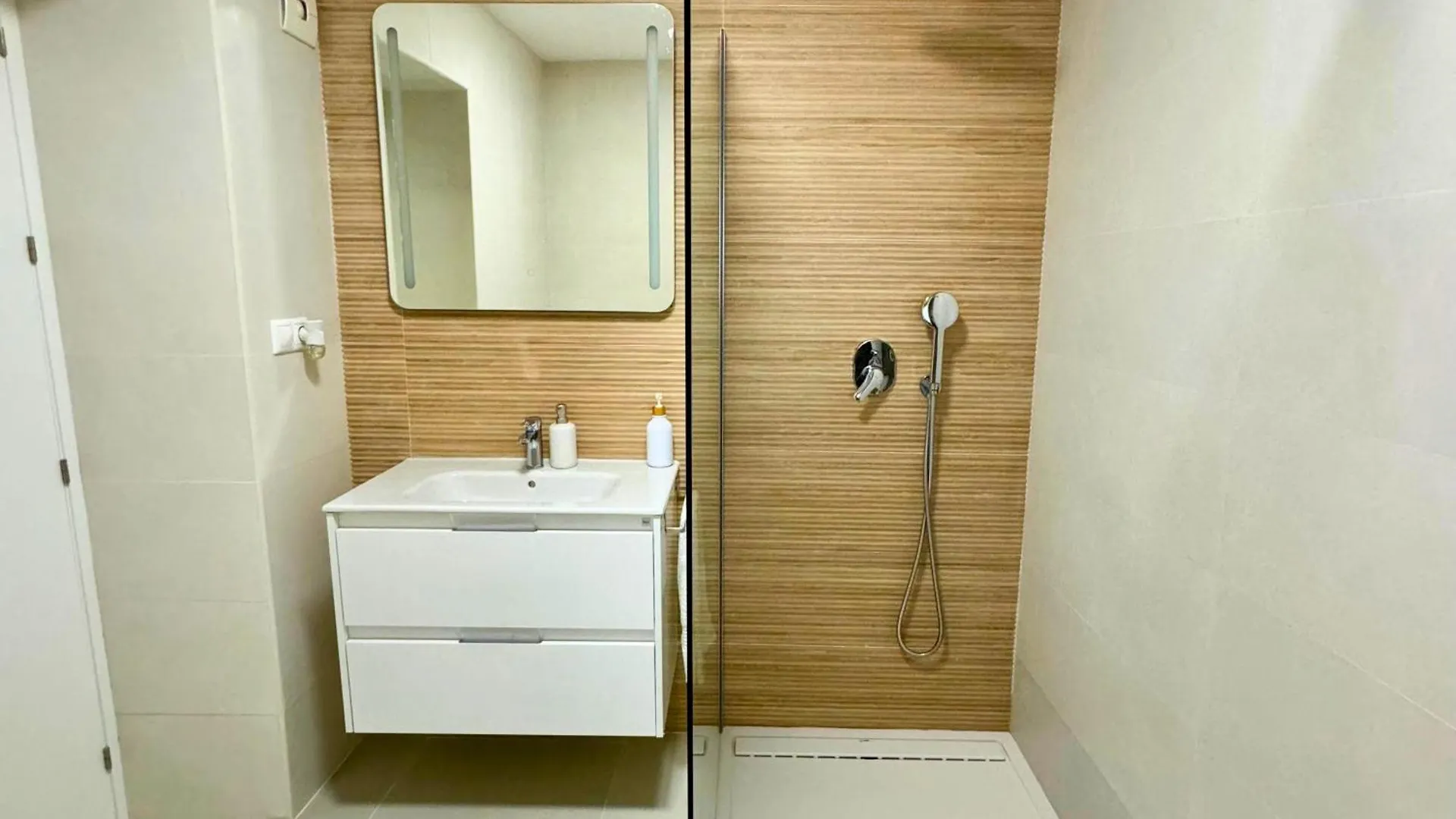Modern Private Suite At Fantastic Villa Near Fuengirola Mijas Homestay