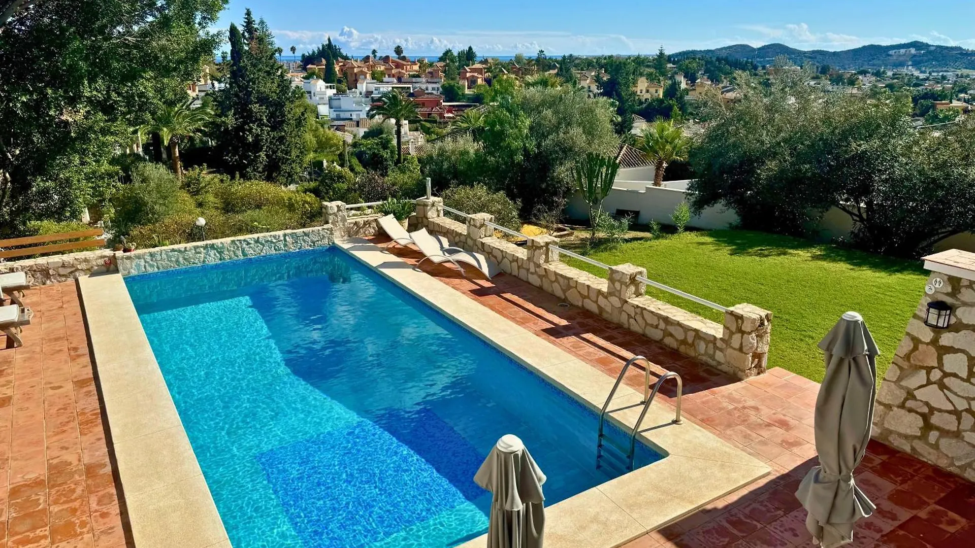 Modern Private Suite At Fantastic Villa Near Fuengirola Mijas Δωμάτια σε οικογενειακή κατοικία
